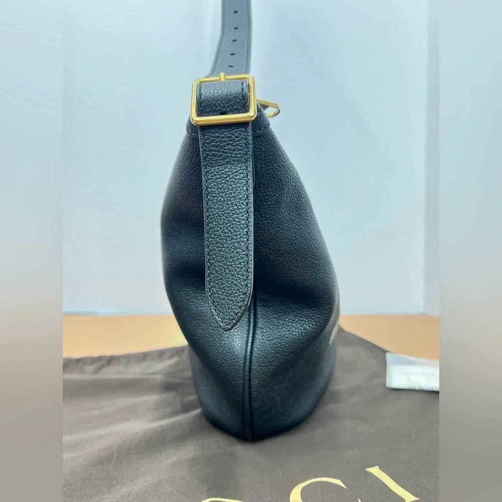 GUCCI Authentic.Half-Moon leather Bag with inspired vintage logo style. - Picture 6 of 16